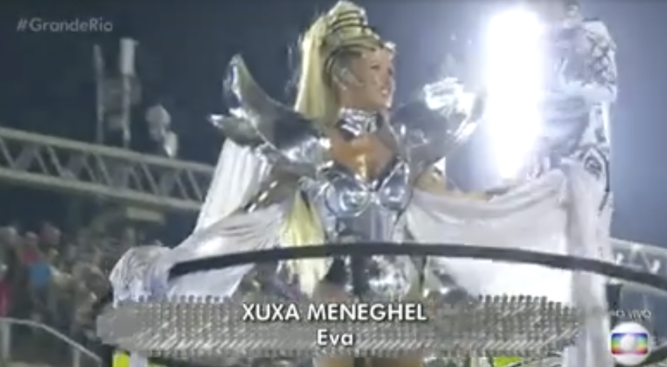 Xuxa foi praticamente ignora em desfile da Globo (Foto reprodução)