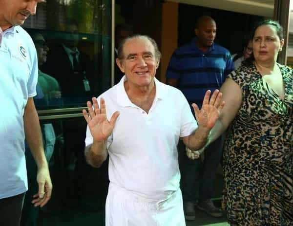 Renato Aragão já deixou o hospital