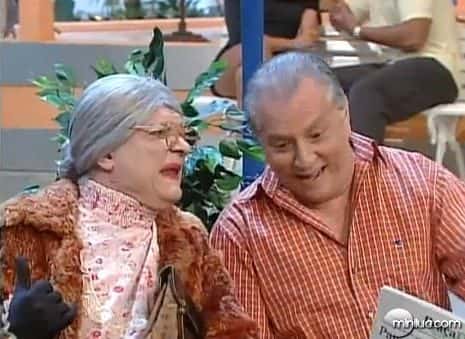 "Falta agora Carlos Alberto reeditar a personagem da fofoqueira..."