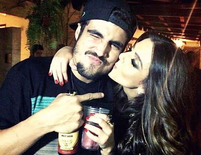 Caio Castro posou ao lado de Giovanna Lancellotti (Foto: Divulgação)