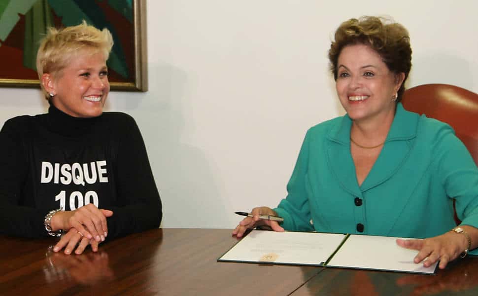 Xuxa ao lado da presidente Dilma Rousseff