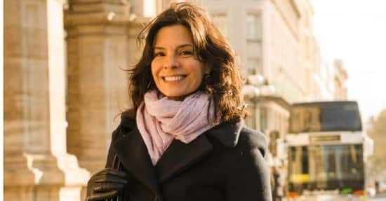 Helena Ranaldi surge ao lado de seu grande amor (Foto: Reprodução)