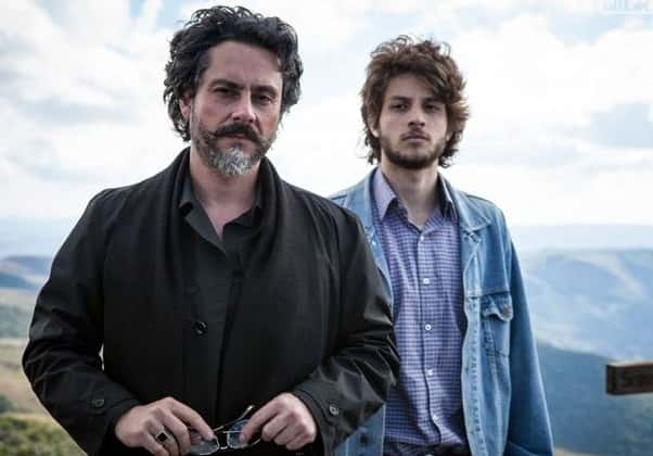 Chay e Alexandre interpretam o mesmo personagem