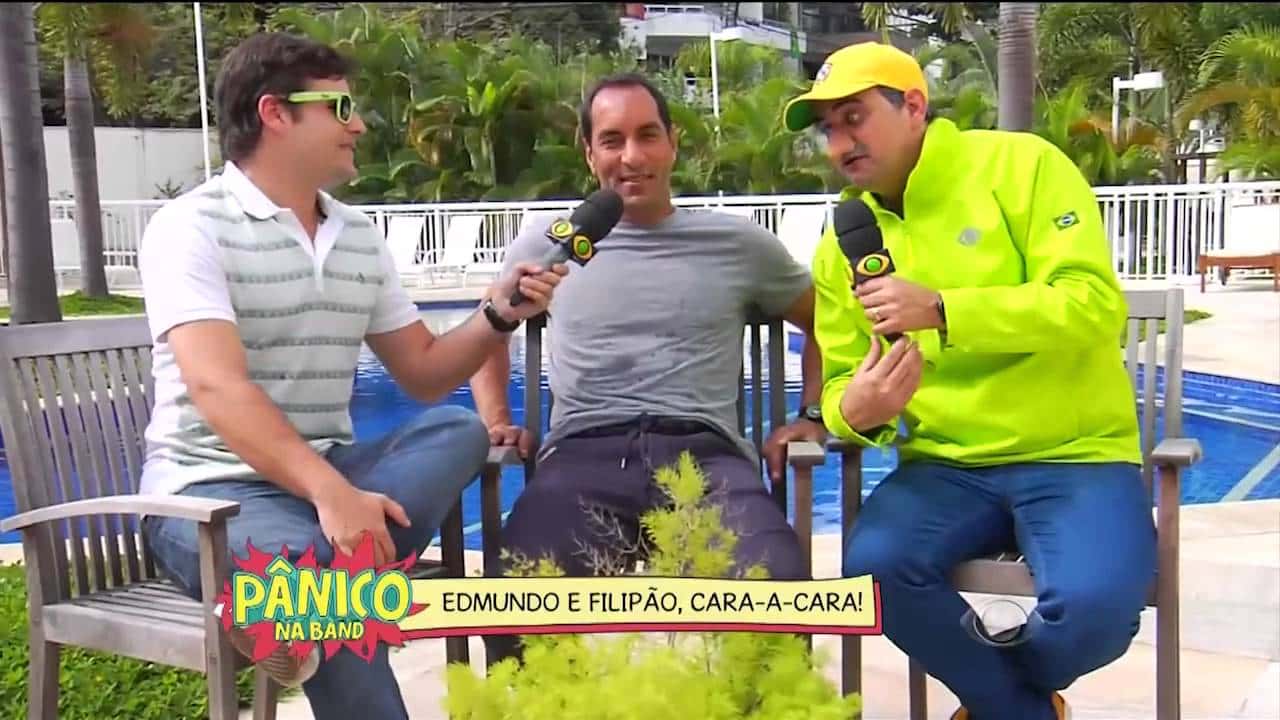 Carioca com o personagem "Filipão" em matéria do "Pânico"