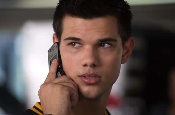sem-saida-taylor-lautner20471