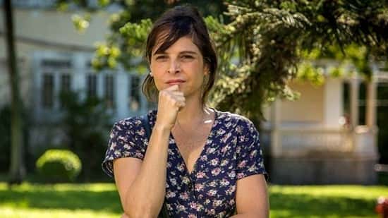 Cora descobrirá que seu inimigo tem uma amante