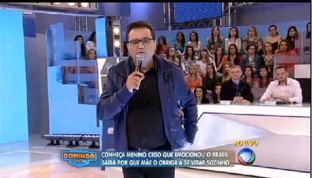 Geraldo Luís apresenta do "Domingo Show" (Foto: Reprodução)