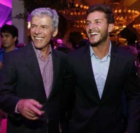 José Mayer e Klebber Toledo são amantes em Império (Foto: AgNews)