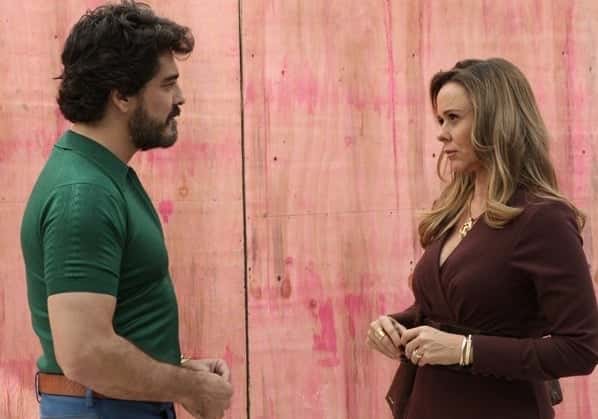 Junno Andrade é Amaury em novela das seis da Globo; Giulia interpreta Carlota (Foto: Pedro Curi/Divulgação/TV Globo)