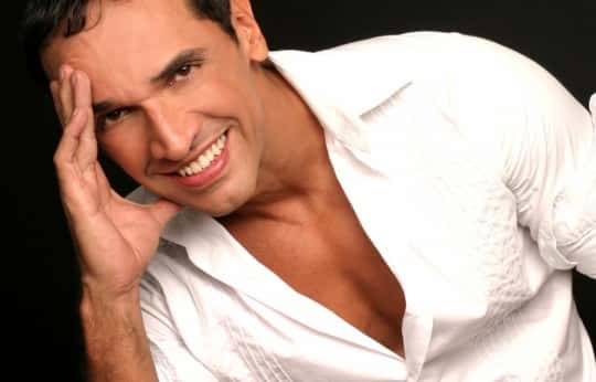 Marcelo Saback prepara novela para a Globo sem aprovação da emissora