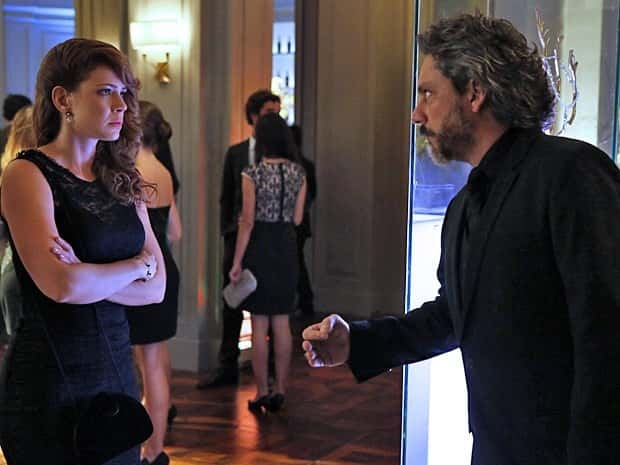 Cristina é humilhada por José Alfredo no meio da festa da Império! (Foto: Fábio Rocha / TV Globo)