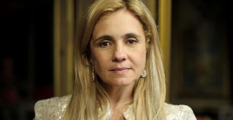 Adriana Esteves como Carminha em "Avenida Brasil" (Foto: Divulgação)