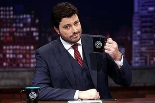 Gentili interpreta o deputado Atílio na série