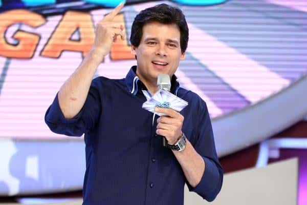 Celso Portiolli apresenta o "Domingo Legal" (Foto: Divulgação/SBT)