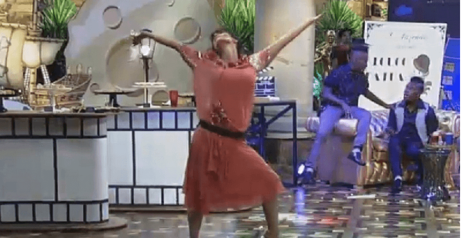 A funkeira acabou bebendo demais (Foto: Reprodução)
