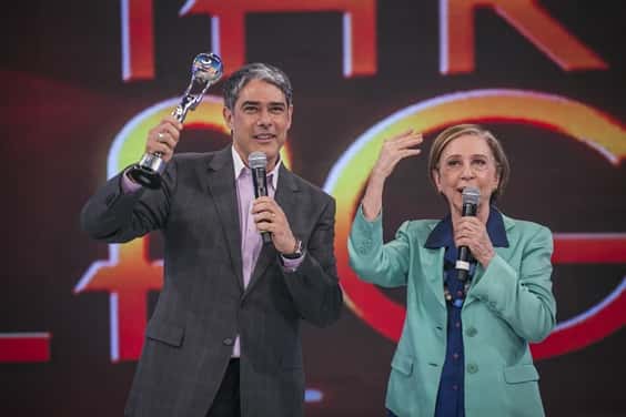 William Bonner foi quem levou o Troféu (Foto: Divulgação)