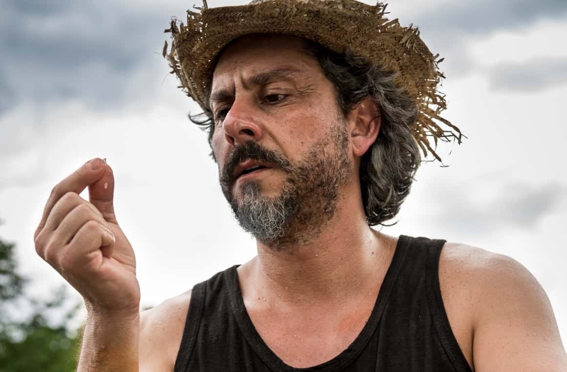 José Alfredo (Alexandre Nero) no garimpo (Foto: Globo/Ellen Soares)