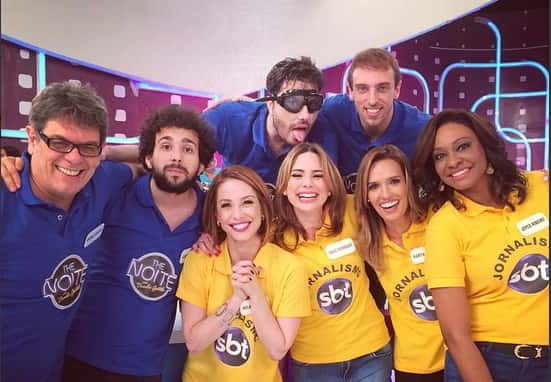 Jornalistas e integrantes do "The Noite" participaram do "Passa ou Repassa"