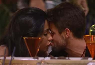 Rafael e Talita protagonizaram cenas quentes dentro do "BBB15" (Foto: Reprodução)