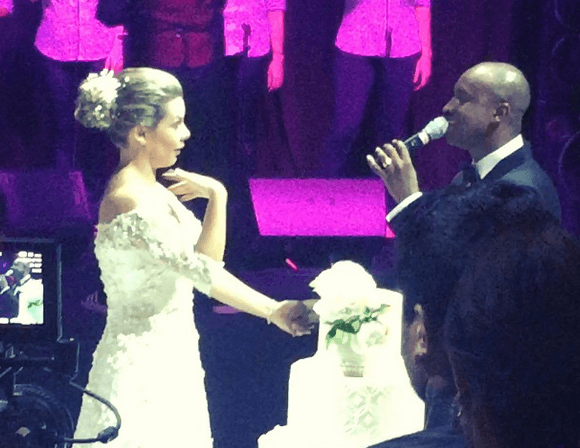 Fernanda Souza se emociona durante seu casamento com Thiaguinho (Foto reprodução: Instagram Thiaguinho)