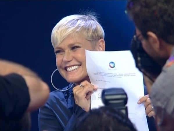 Xuxa assinou com a Record (Foto: Reprodução)