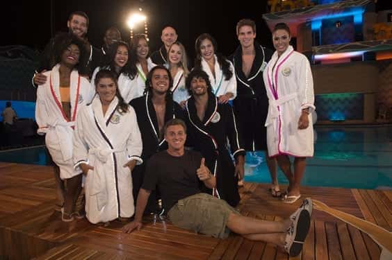 Luciano Huck e competidores da segunda temporada do Saltibum (Foto: TV Globo / Alex Carvalho)