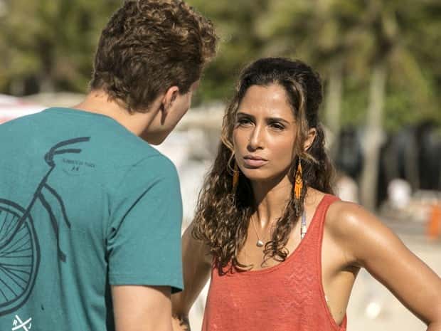 Regina e Vinícius, personagens de "Babilônia" (Foto: Inácio Moraes / Gshow)