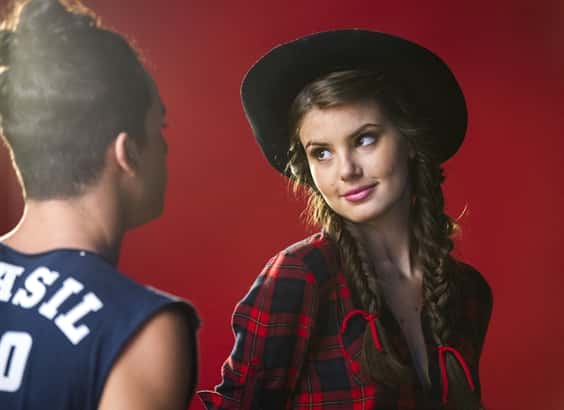 Angel (Camila Queiroz) e Visky (Rainer Cadete) (Foto: Globo/Estevam Avellar)