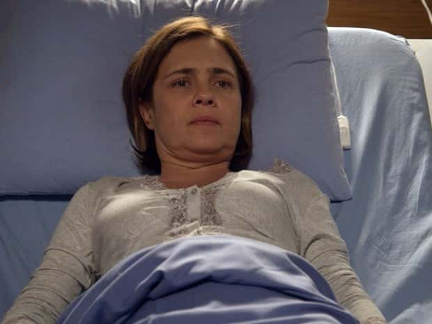 Beatriz fica supresa com a atitude de Inês (Foto: TV Globo)