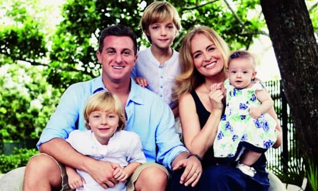O casal e os filhos passam bem (Foto: Divulgação)