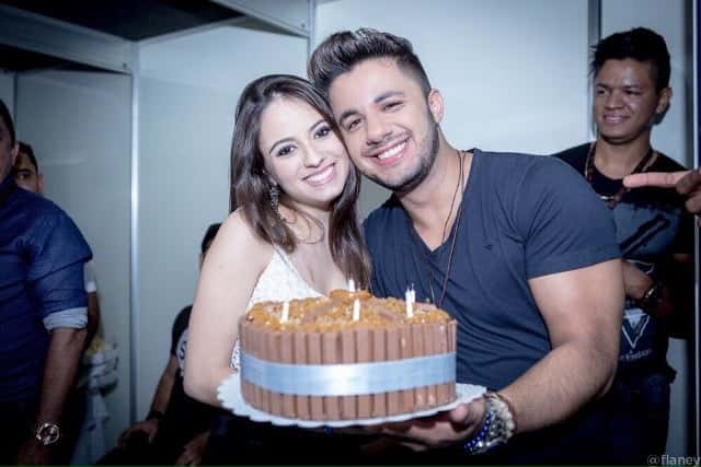 Allana Moraes (noiva) e Cristiano Araújo morreram em acidente de carro (Foto: Divulgação)