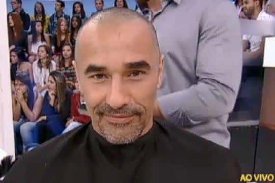 O ator ficou completamente careca (Foto: Reprodução)