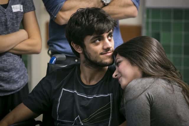 Cobra (Felipe Simas) e Jade (AnaJu Dorigon) (Foto: Globo/Paulo Belote)