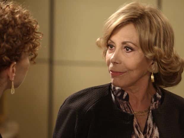 Se prepara Laís, pois Consuelo vai ficar em cima (Foto: TV Globo)