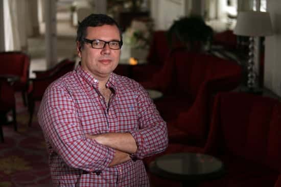 João Emanuel Carneiro se prepara para a próxima estreia (Foto: Divulgação)