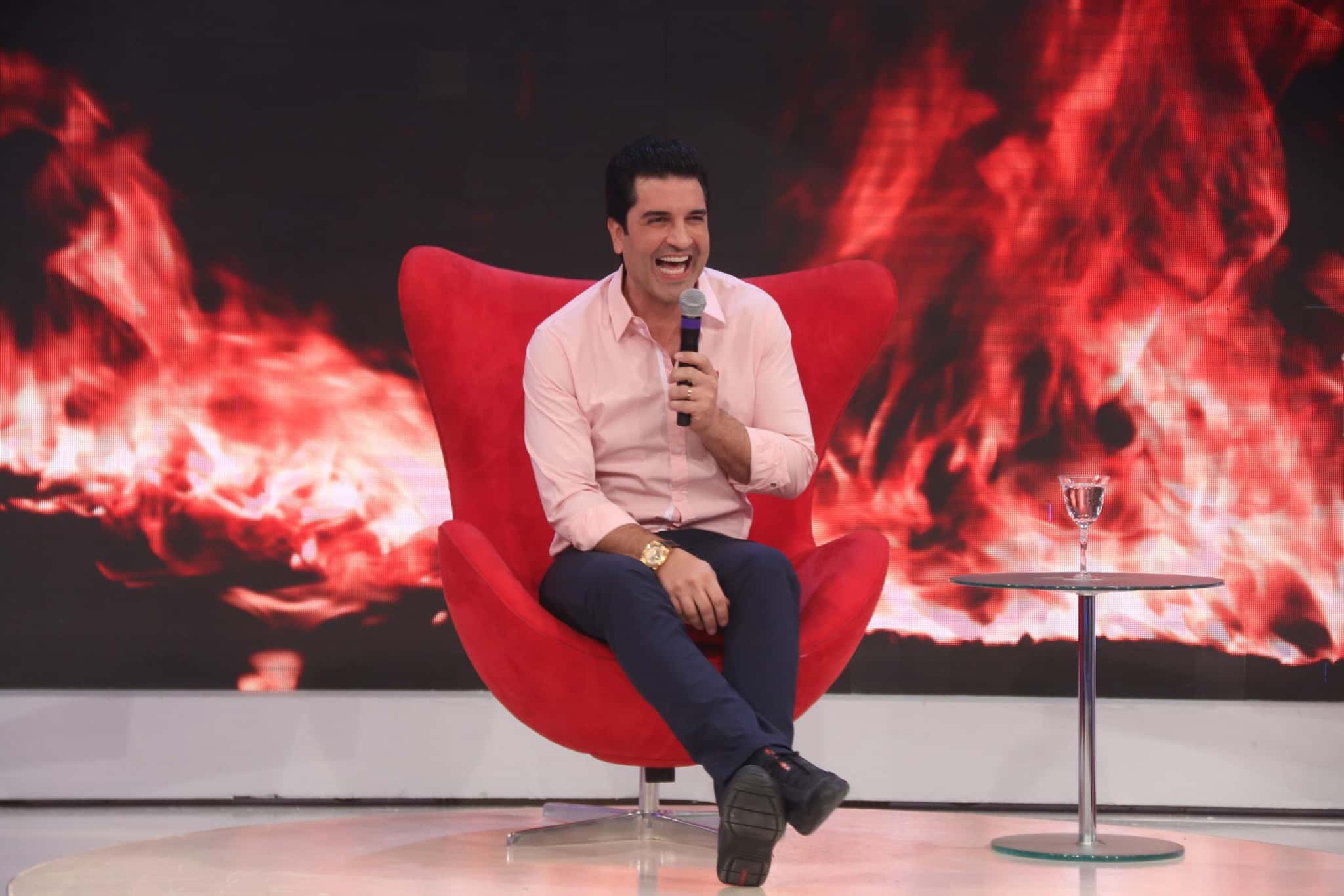 Edu Guedes no quadro "Elas Querem Saber", do "Programa Raul Gil" (Foto: Rodrigo Belentani)