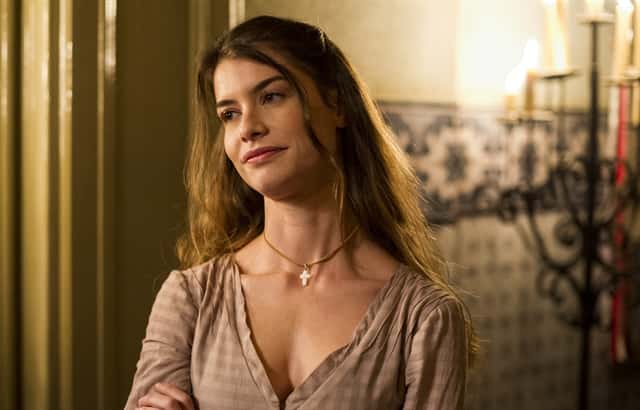 Lívia (Alinne Moraes) (Foto: Globo/Estevam Avellar)