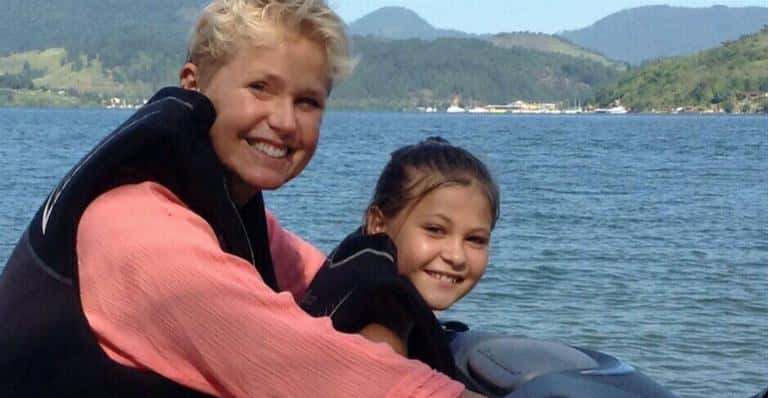 Xuxa ao lado da sobrinha, Nikki Meneghel (Foto: Reprodução)