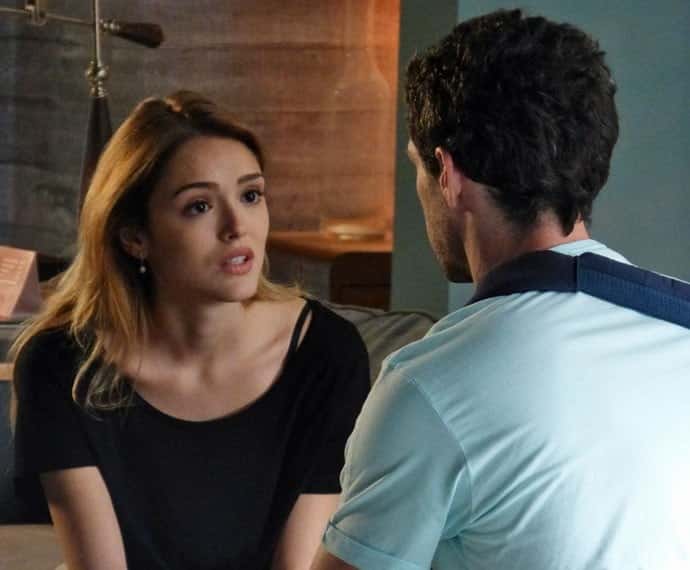 Júlia diz a Felipe que precisa de um tempo sozinha (Foto: Juliana Freitas/Gshow)