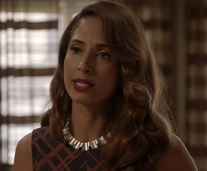 Regina procura Inês (Foto: TV Globo)