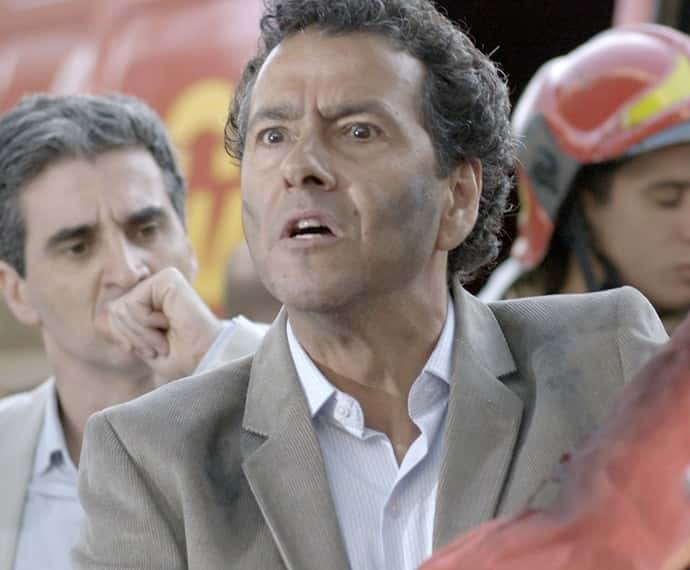 Aderbal dá uma de herói (Foto: TV Globo)