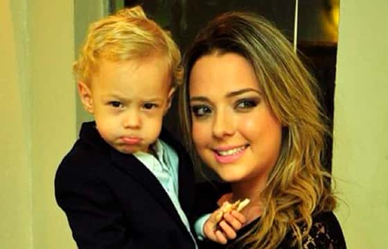 Carol Dantas e o filho de Neymar (Foto: Divulgação)
