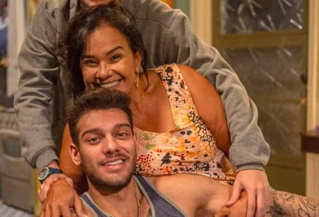 A atriz e o cantor não estão em um clima agradável (Foto: Renato Rocha Miranda/TV Globo)