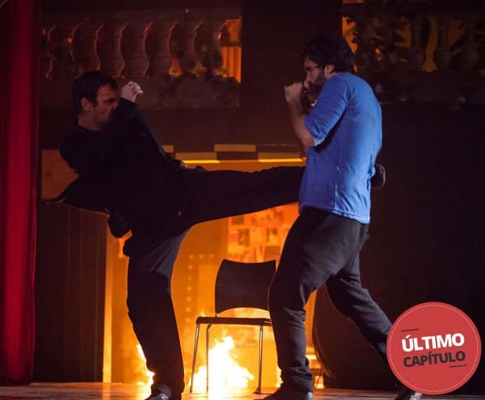 Lobão tenta matar Gael no último capítulo de "Malhação" (Foto: Divulgação/TV Globo)