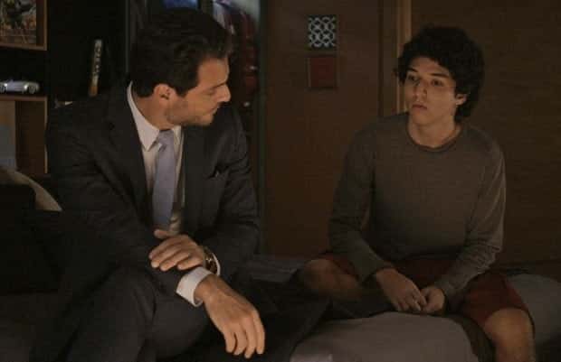 Bruno se droga e faz sexo com homem (Foto: Divulgação/ Globo)