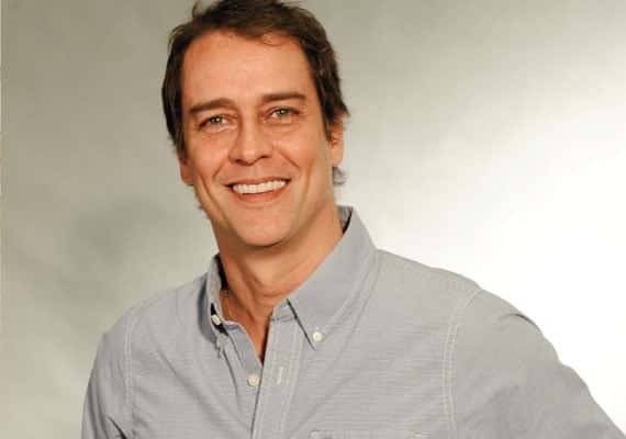 Marcelo Antony vive em Portugal na Globo (Foto reprodução)