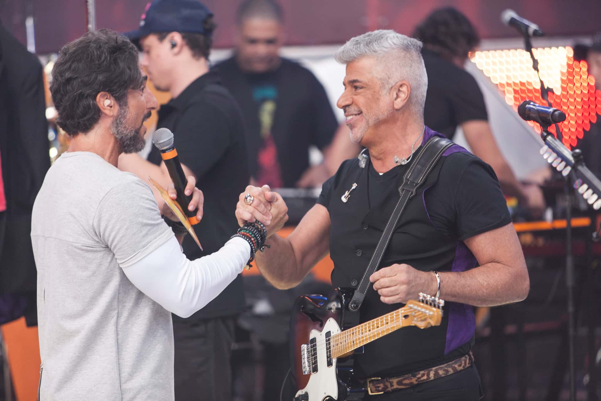 Marcos Mion recebe Lulu Santos no "Legendários". (Foto: Divulgação)