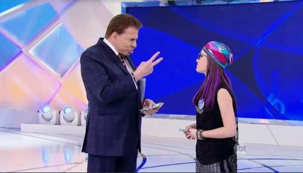 Silvio Santos conversa com Larissa Manoela (Foto: Divulgação)