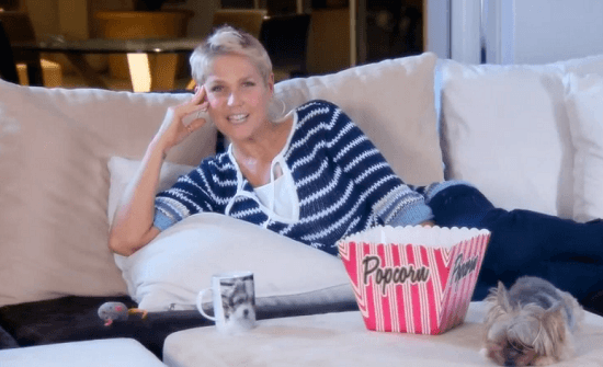 Xuxa Meneguel aparece durante intervalo de "Os Dez Mandamentos" e faz convite (Foto: Reprodução / TV Record)