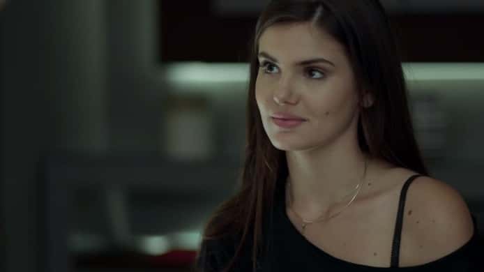 Camila Queiroz em "Verdades Secretas" (Foto: Reprodução/ Globo)
